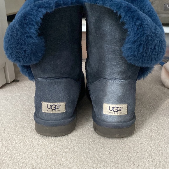 Uggs - Picture 3 of 4